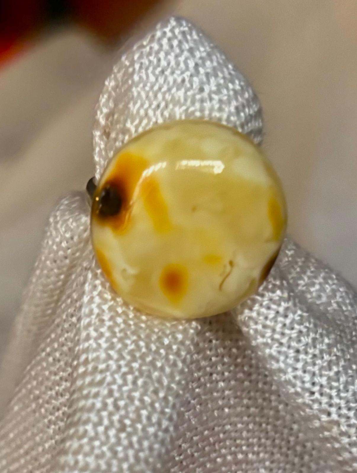 Sehr schöner Bernsteinring in seltener weiß gelben Farbe