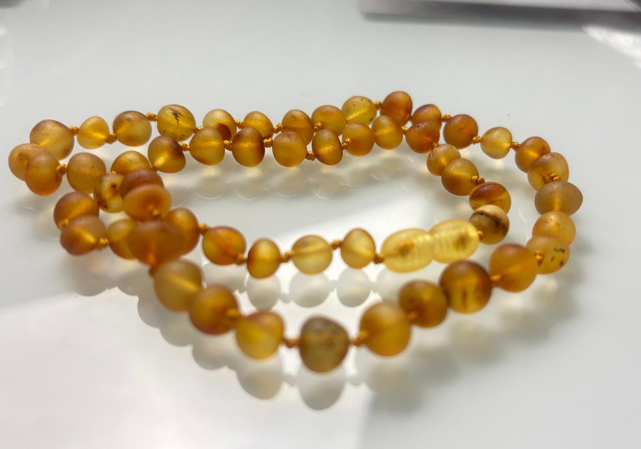 Bernsteinkette in warmen Goldtönen