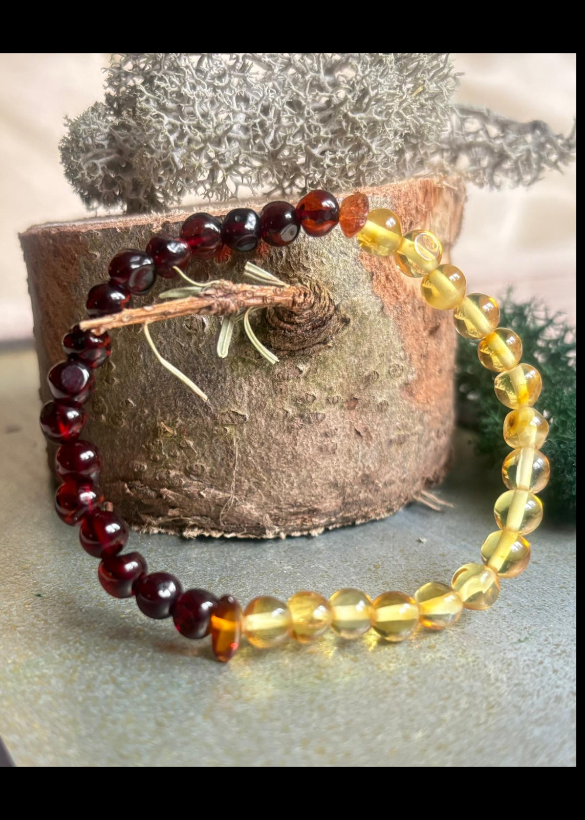 Dreifarbiger Bernsteinarmband