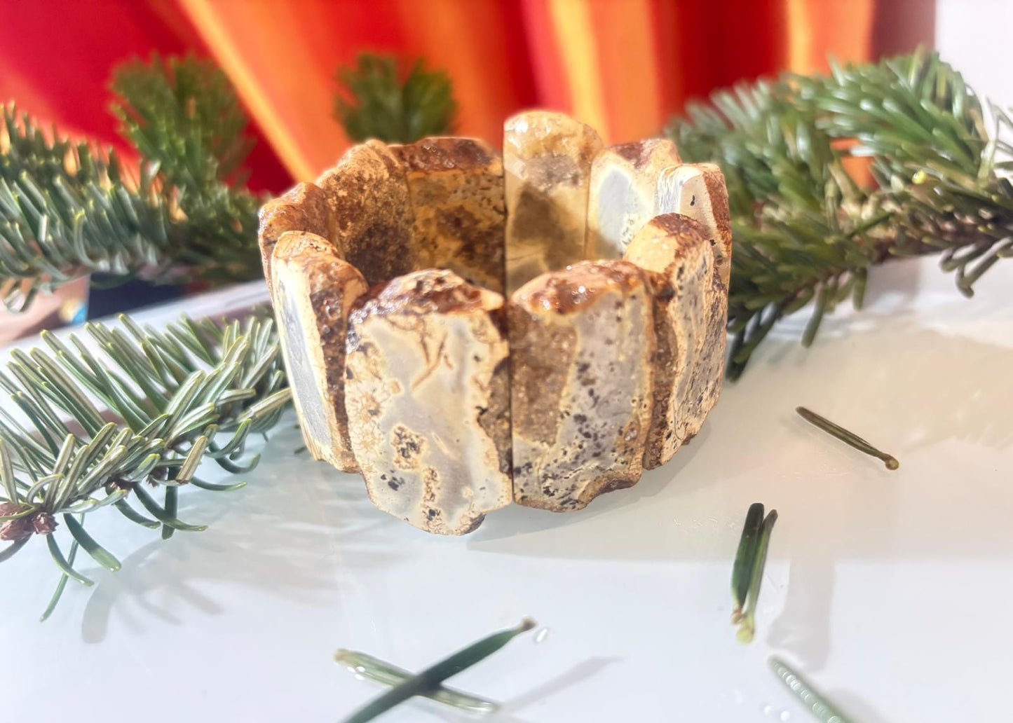 Schönes Armband aus Rohbernstein