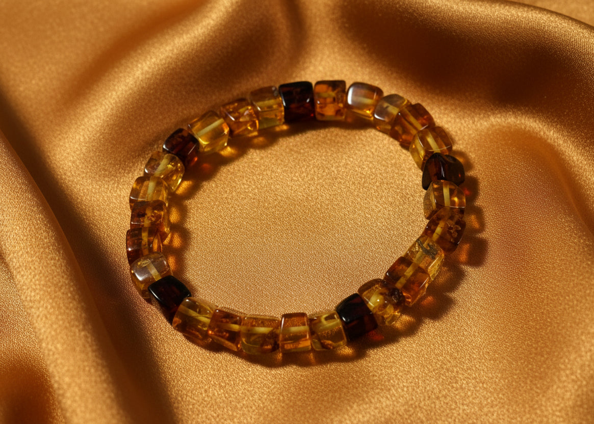 Schönes Armband aus natürlichem Bernstein