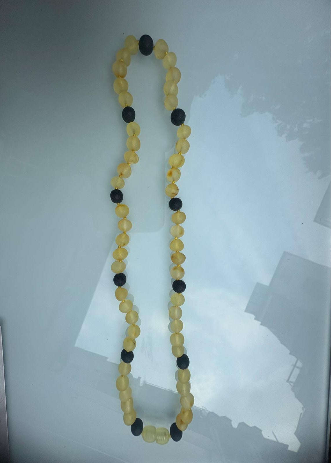 Schöne Bernstein Kette im modernen Design