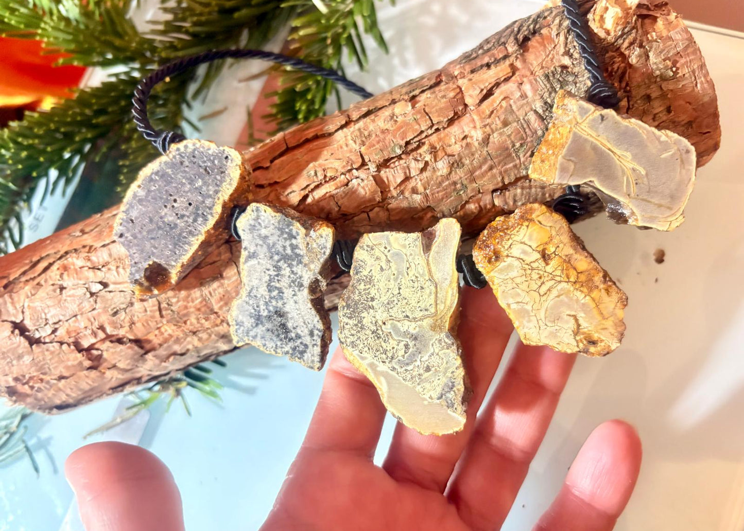 Schönes Set aus Naturbernstein im Modern Marmor Optik