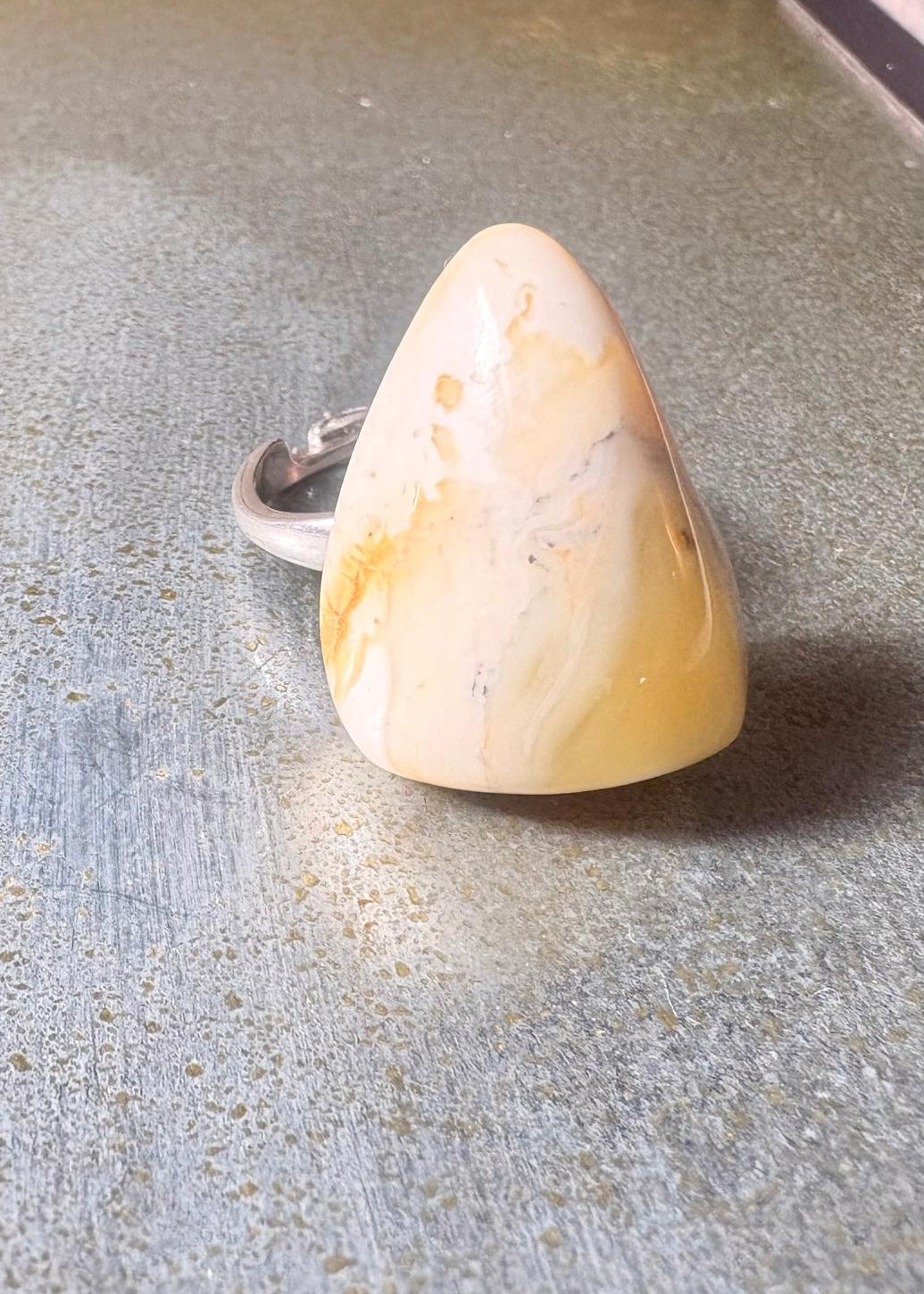 Schöner Damenring Unikat