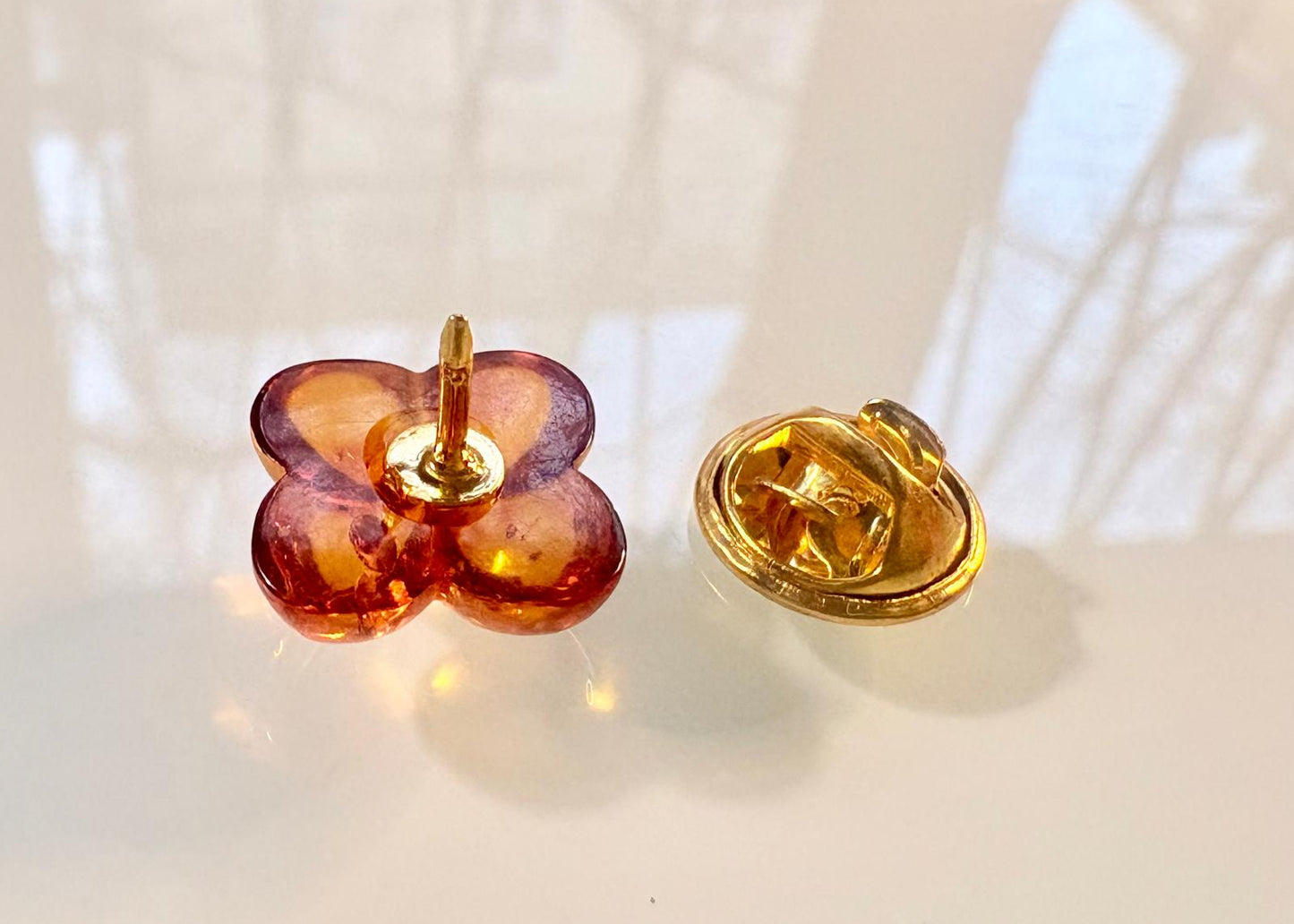 Brosche aus natürlichen Bernstein Kleeblatt