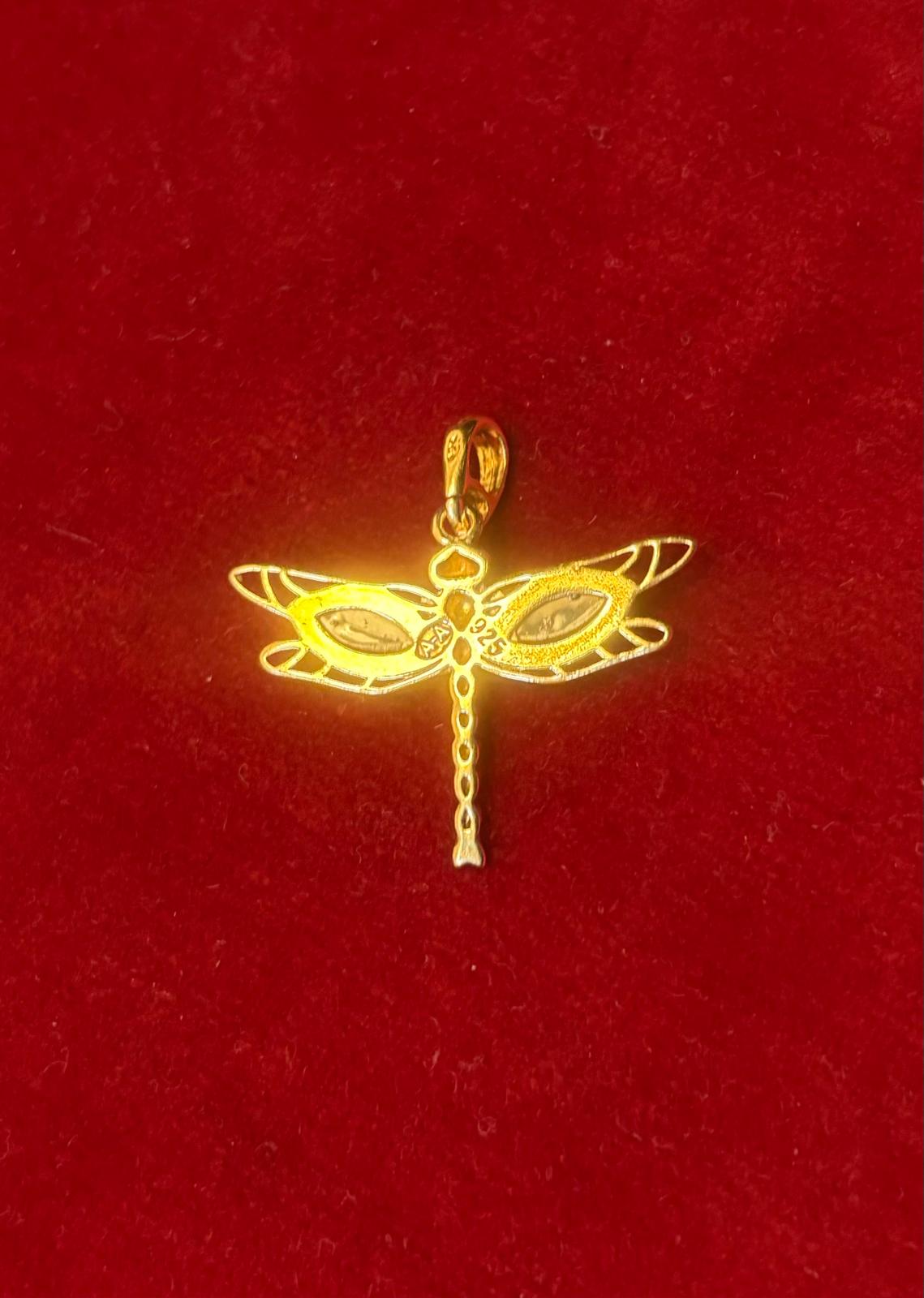 Sehr schöner Anhänger mit baltischen grünen Bernstein