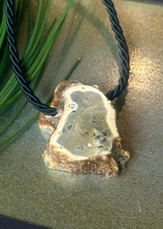 Bernstein Anhänger in Marmoroptik