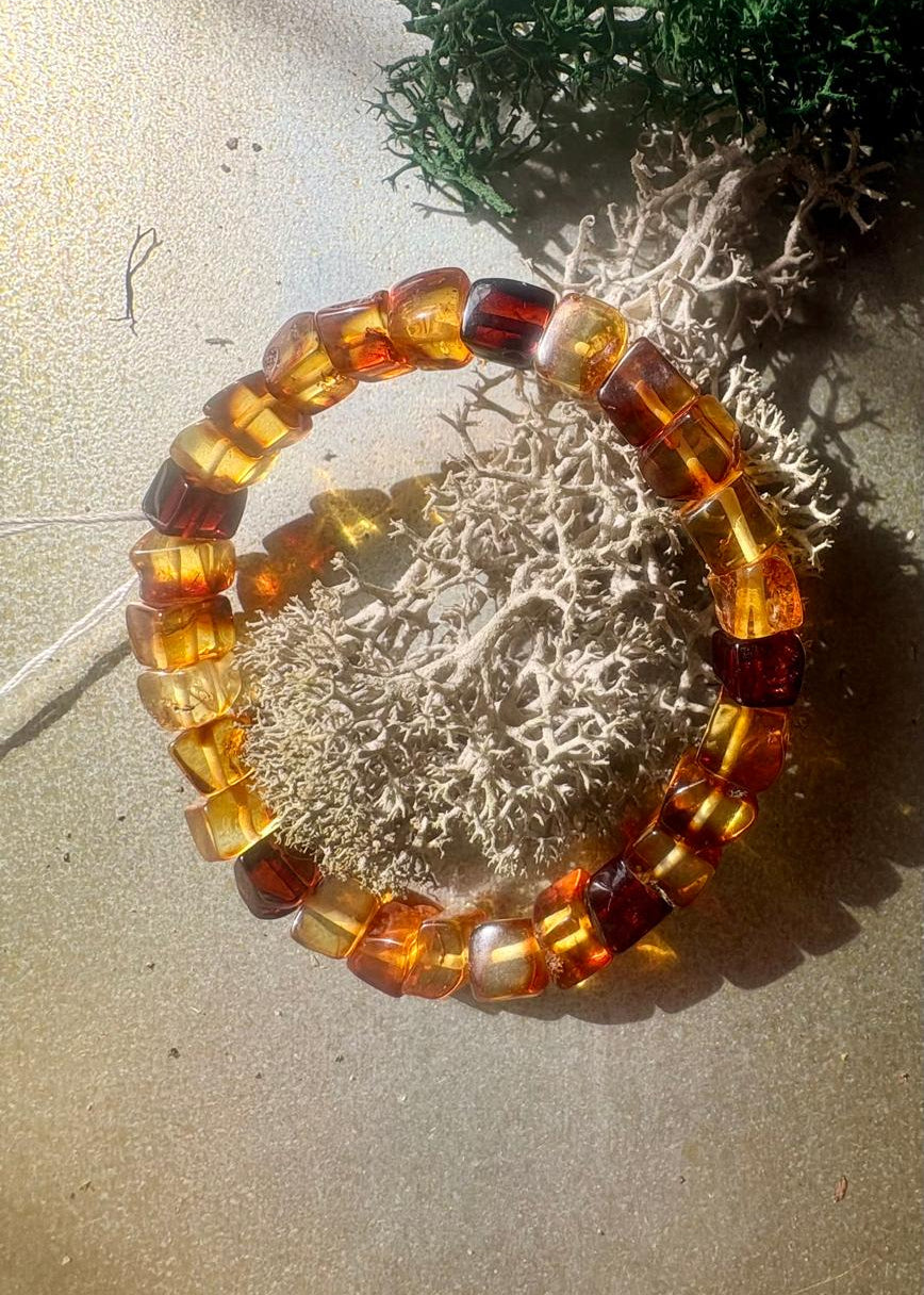 Schönes Armband aus natürlichem Bernstein