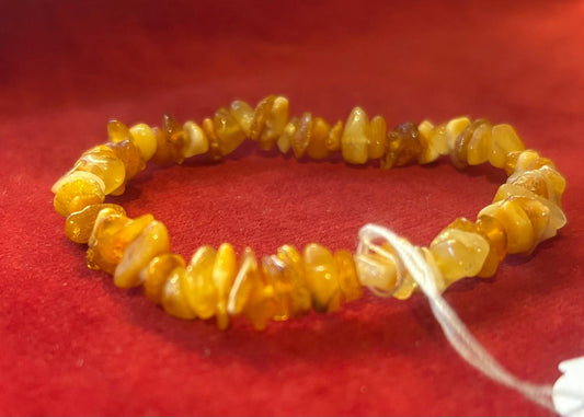 Schönes Armband aus natürlichen Bernstein