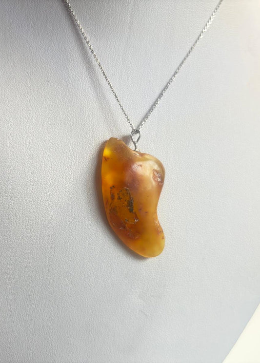 Schöner Bernsteinanhänger mit 925er Silberöse