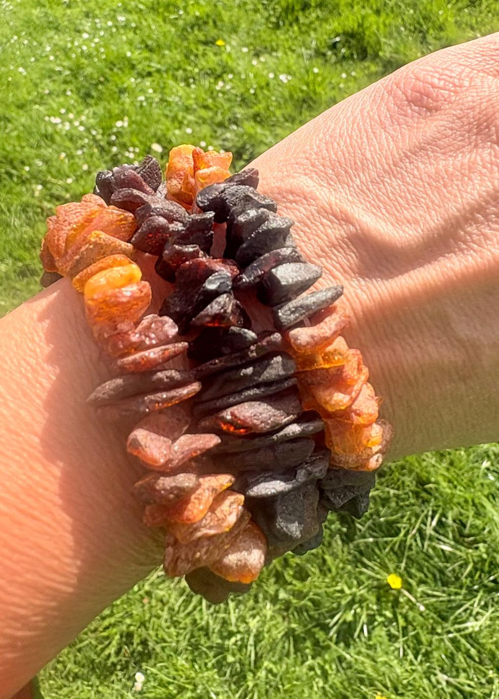 Bernstein-Armband in unpolierten Cognac Farbe