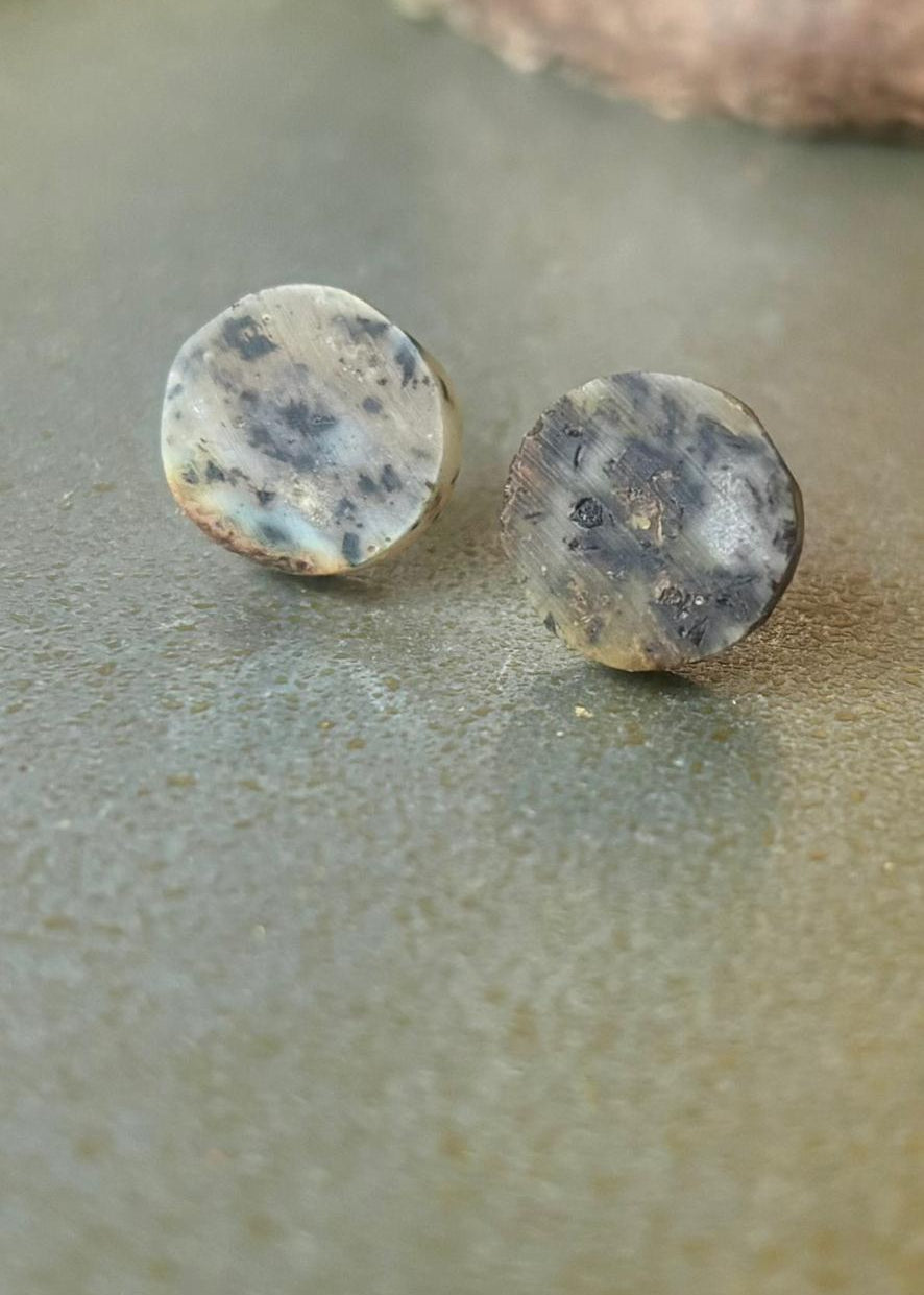 Blauer Bernstein Ohrstecker
