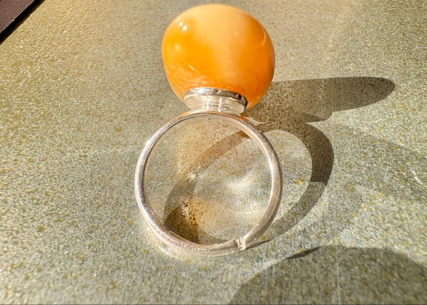 Schöner Damenring ein Unikat