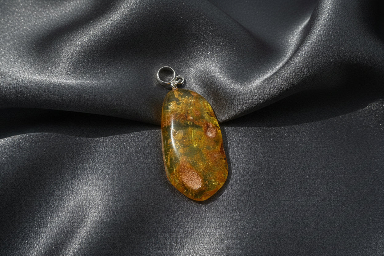 Schöner Bernstein-Anhänger aus natürlichen baltischen Bernstein