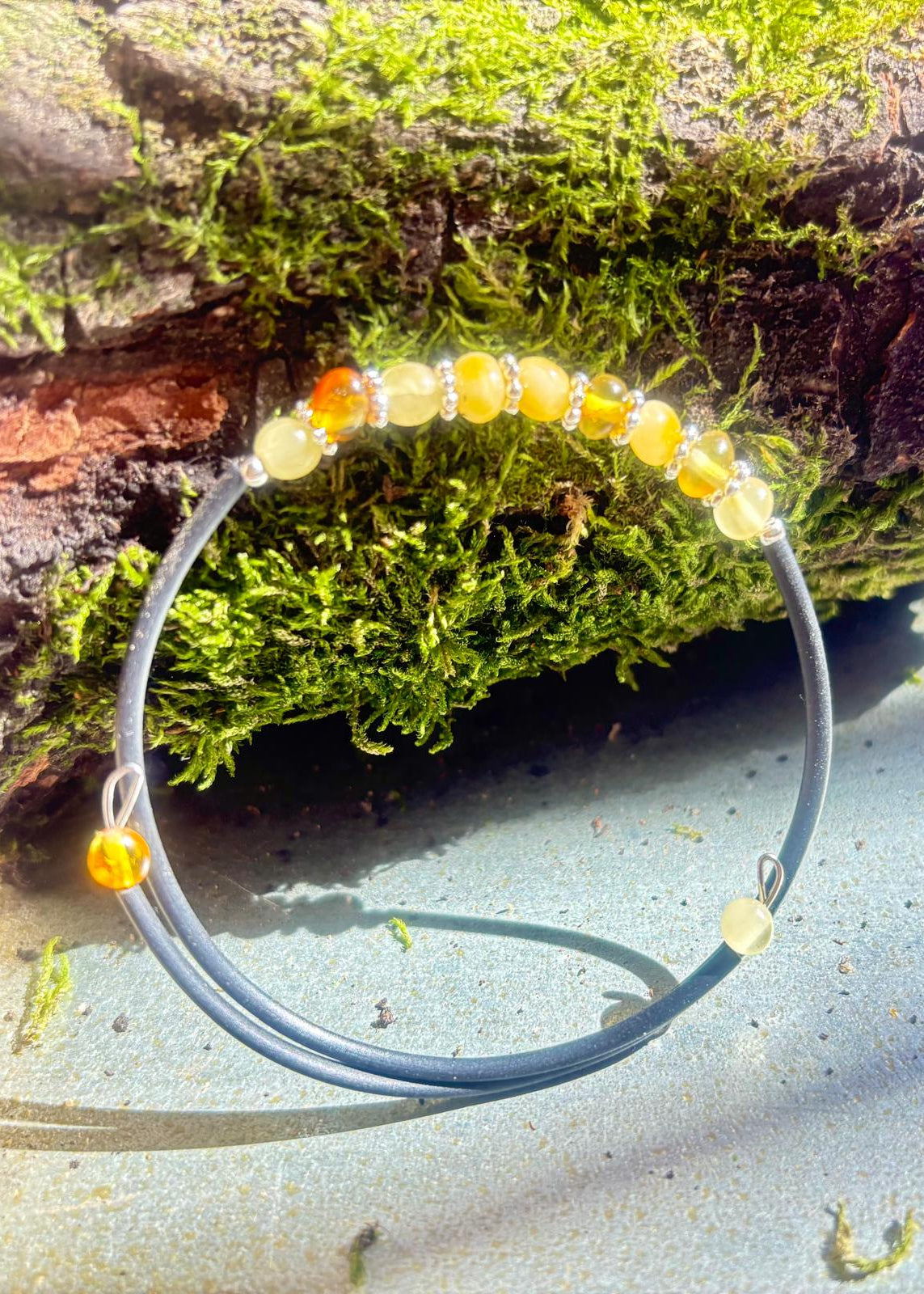 Armreif mit feinen Bernsteinkugeln Unisex