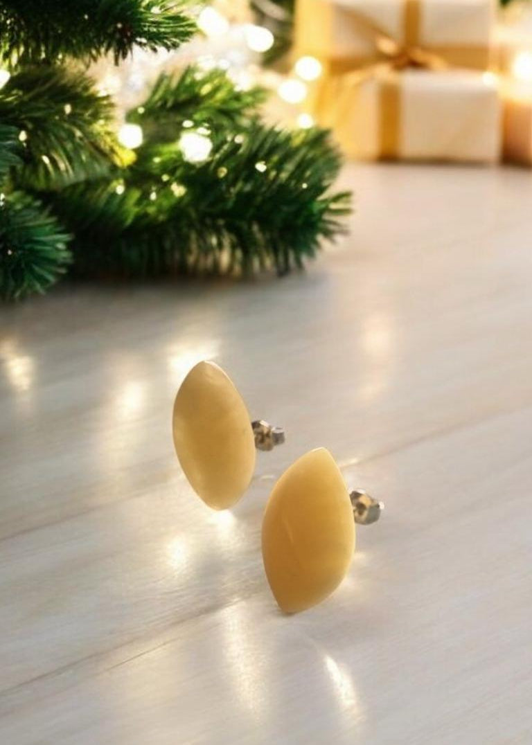 Ohrstecker in warmem Gelb