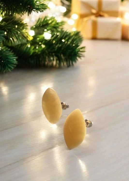 Ohrstecker in warmem Gelb