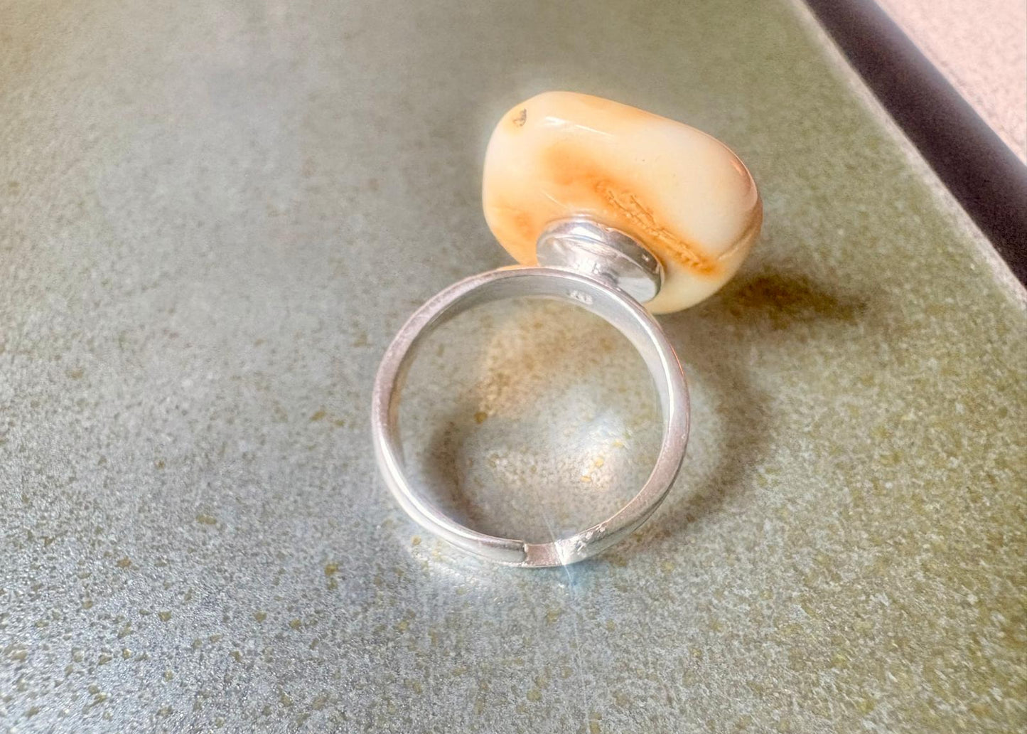 Schöner Damenring Unikat