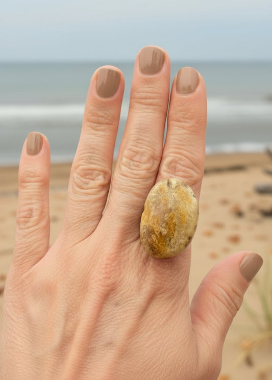 Kraftvoller Bernsteinring