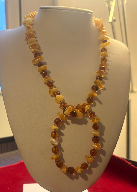 Sehr schöne Halskette mit Armband im Set aus natürlichen Bernstein