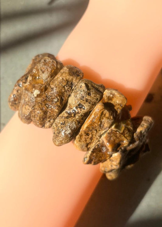 Massives Armband aus rohen Bernsteinen