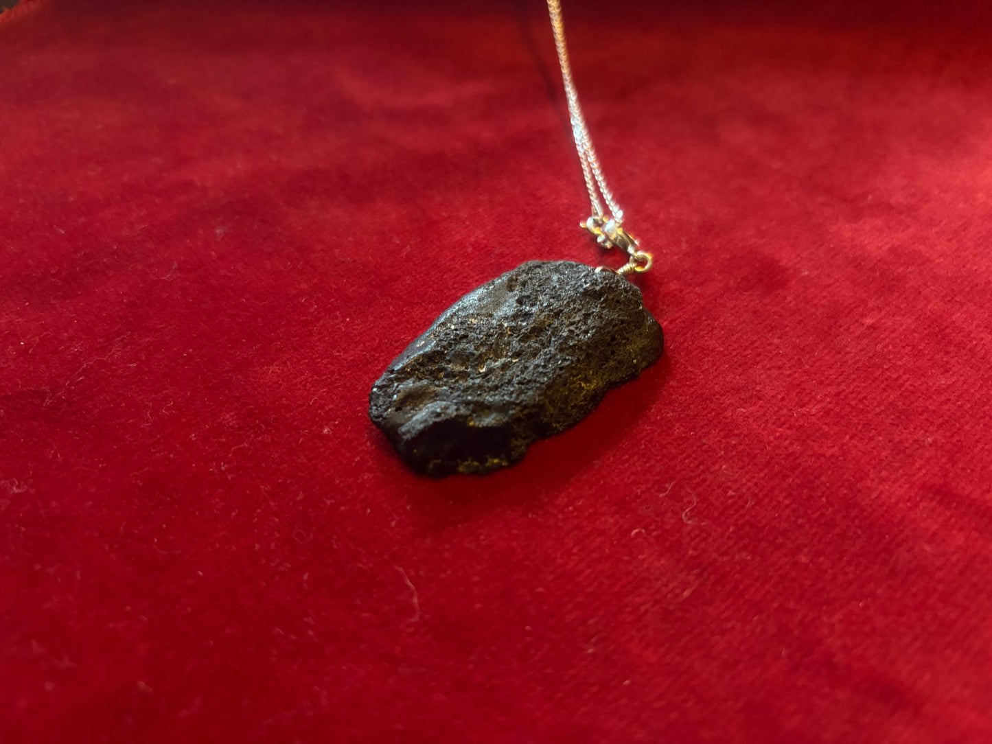 Schöner Anhänger aus baltischen Naturbernstein