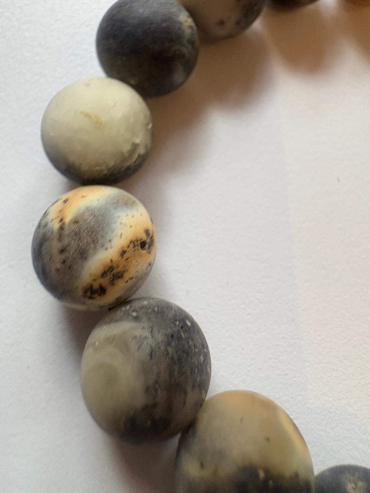 Schönes Armband aus natürlichen Bernsteinkugeln