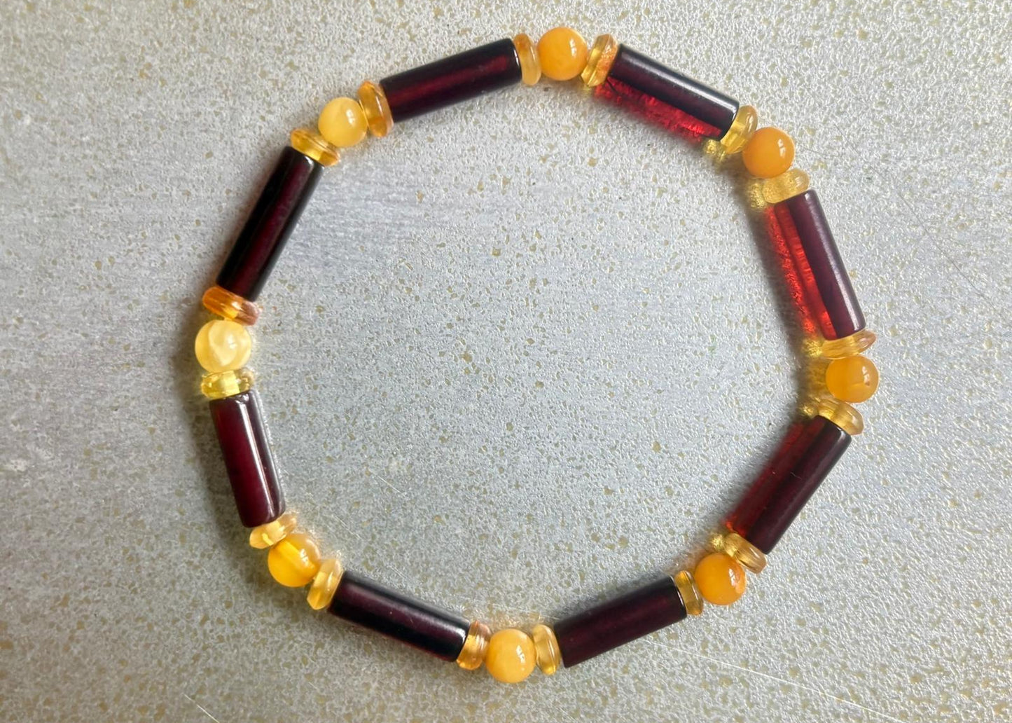 Modernes Armband Bernstein