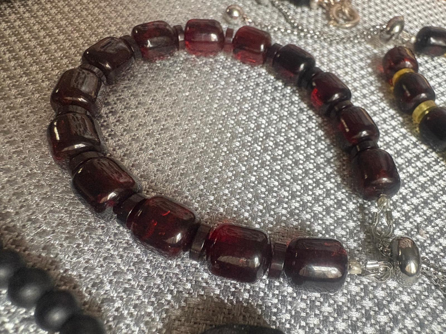 Schönes Armband aus baltischen Naturbernstein, Handgefertigt, Unikat, Unisex