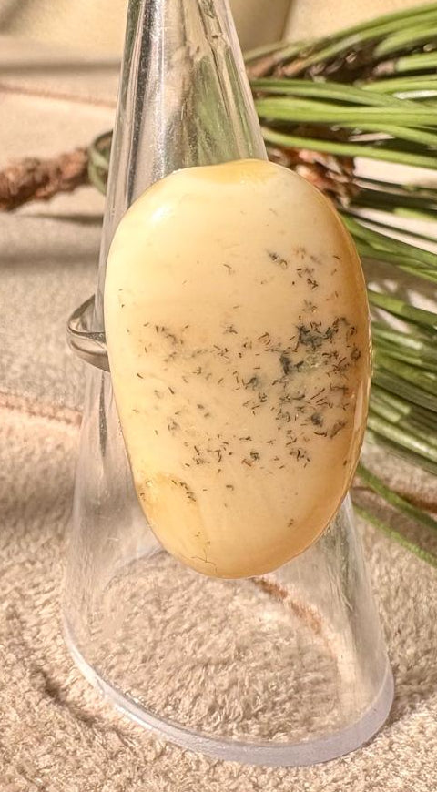 Schöner Damenring ein Unikat