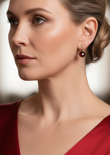 Ohrstecker Bernstein in tiefen Kirchrot