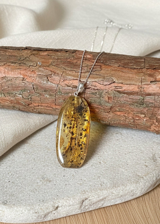 Schöner großer transparente Bernstein Anhänger