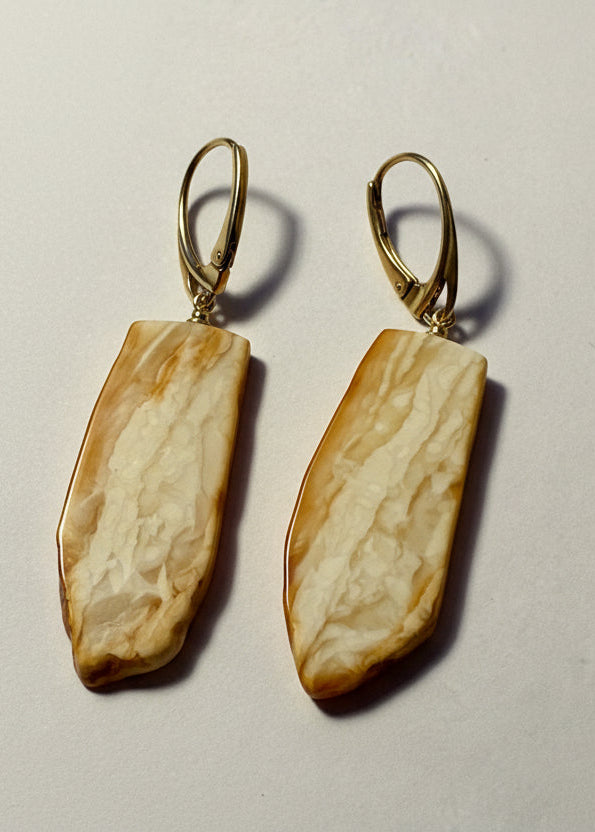 Bernstein-Ohrringen mit englischem Verschluss vergoldet