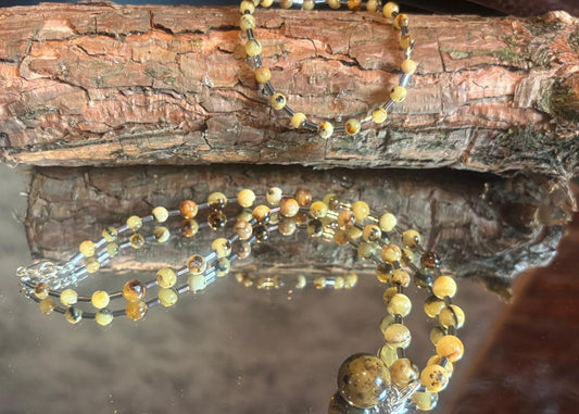 Schönes Set aus Halskette, Armband und Anhänger