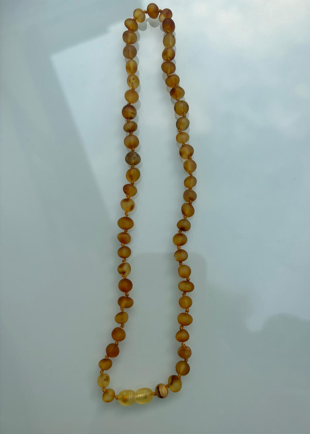 Bernsteinkette in warmen Goldtönen