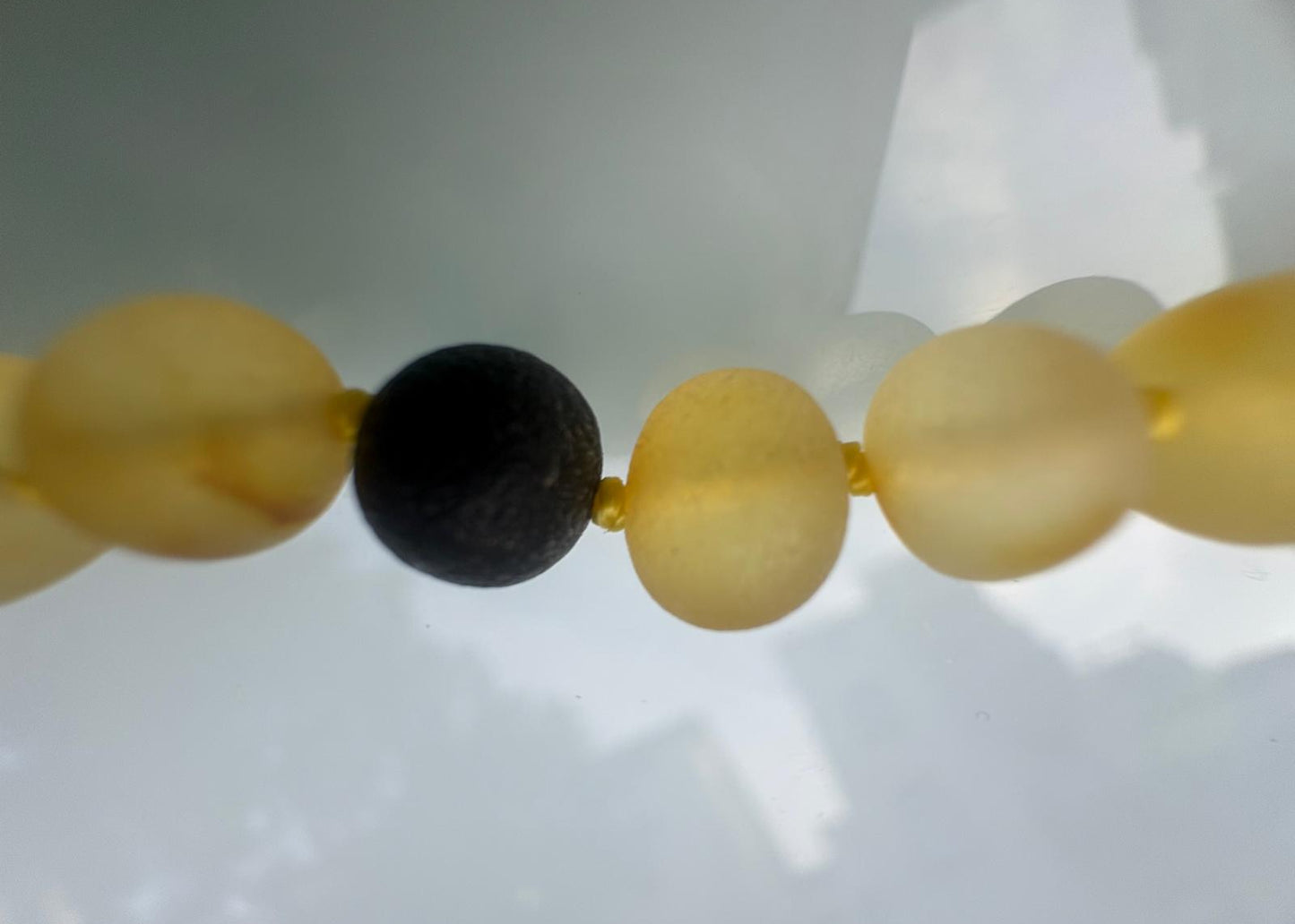 Schöne Bernstein Kette im modernen Design