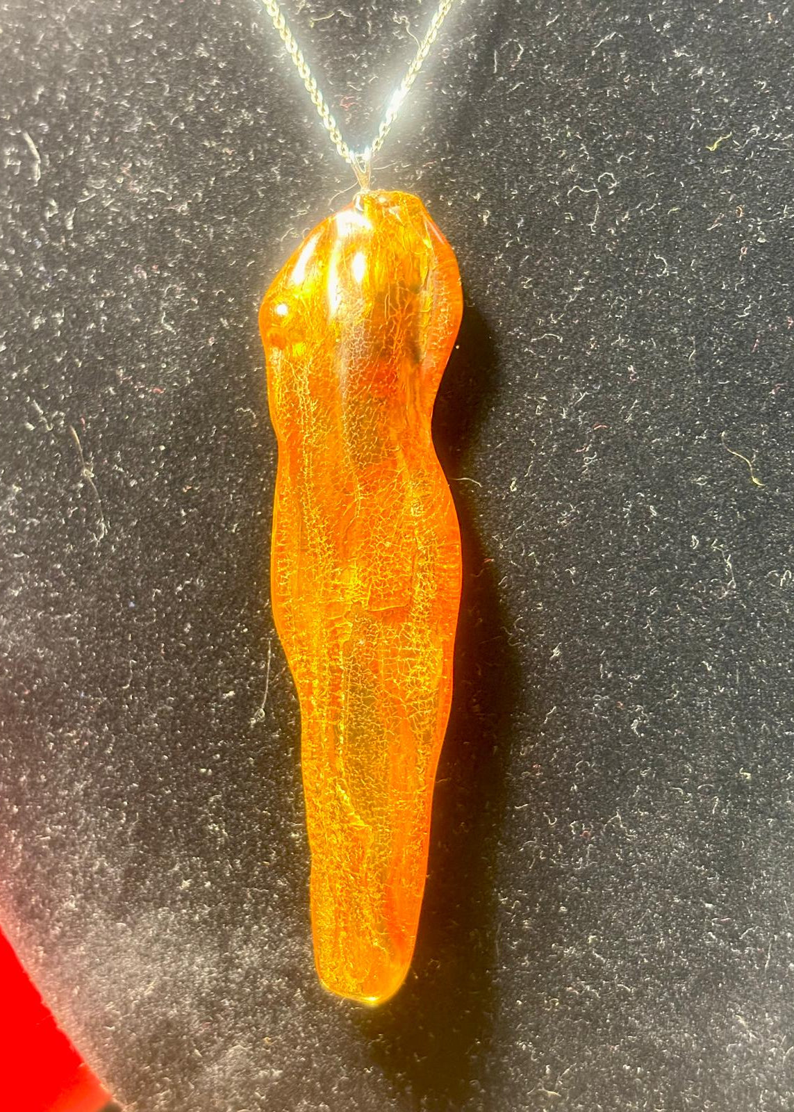 Bernsteinanhänger in Eiszapfenform