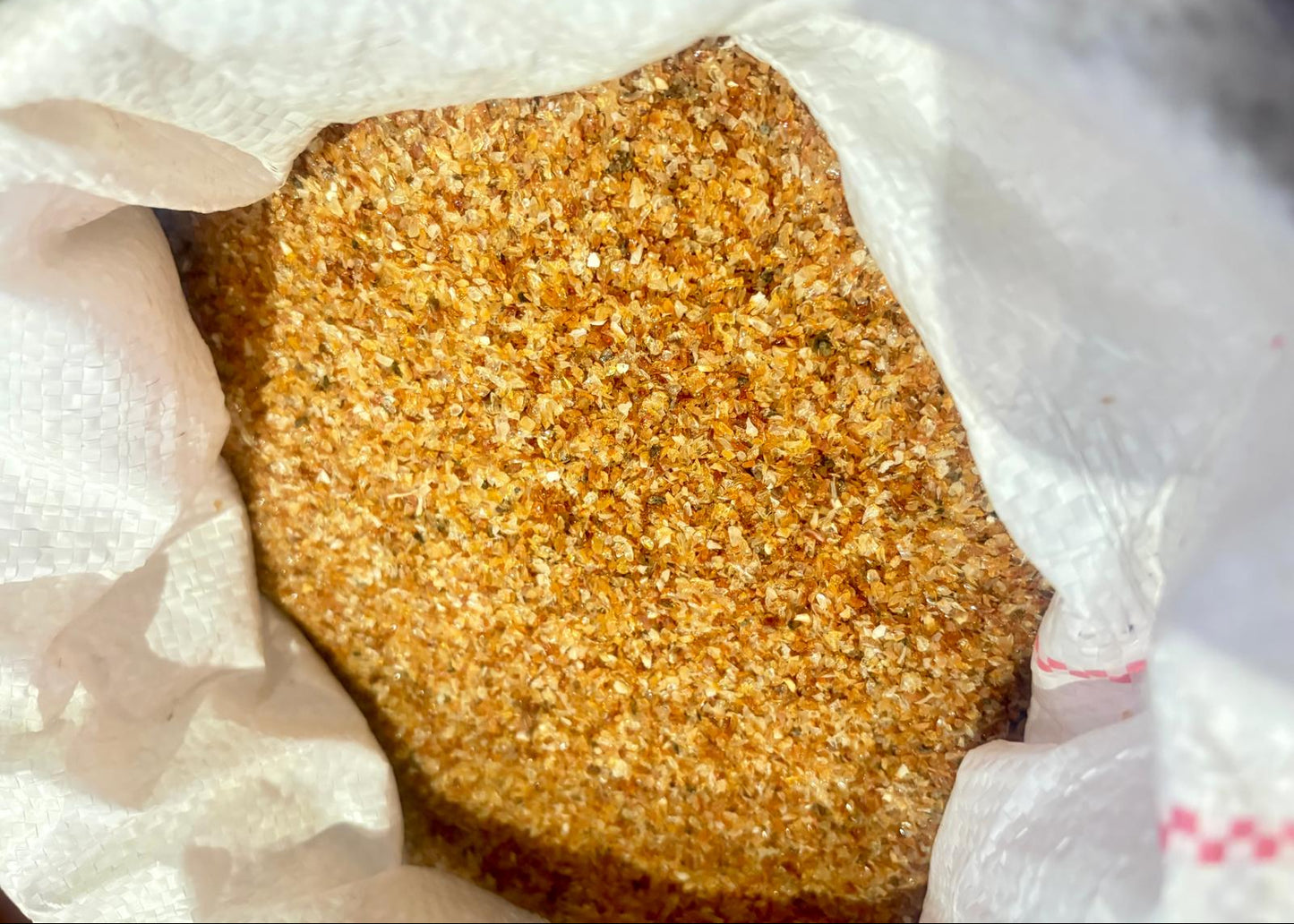 Bernstein-Granulat in feiner Körnung