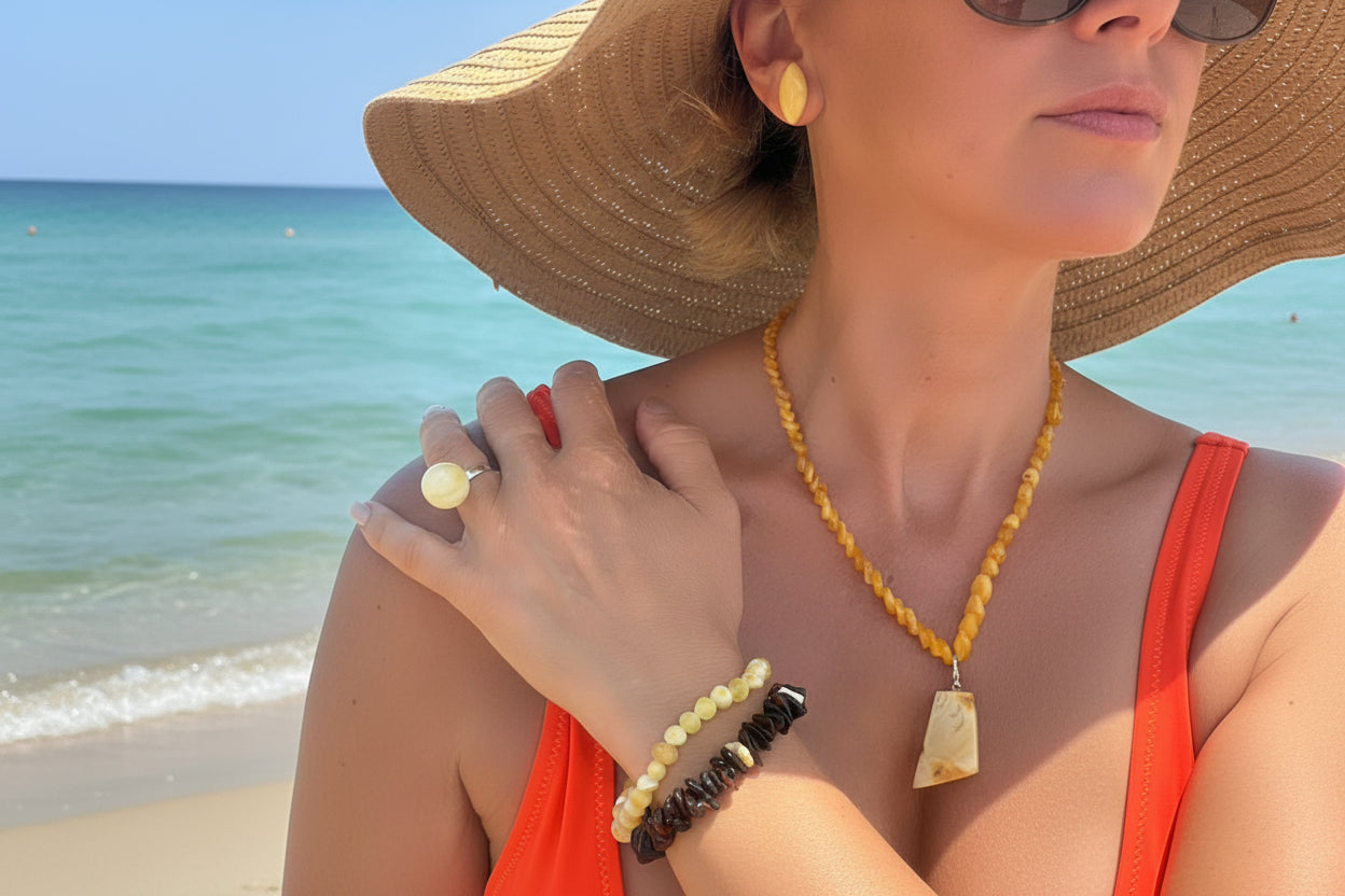 Schöner Bernstein-Anhänger in der Farbe Butterscotch