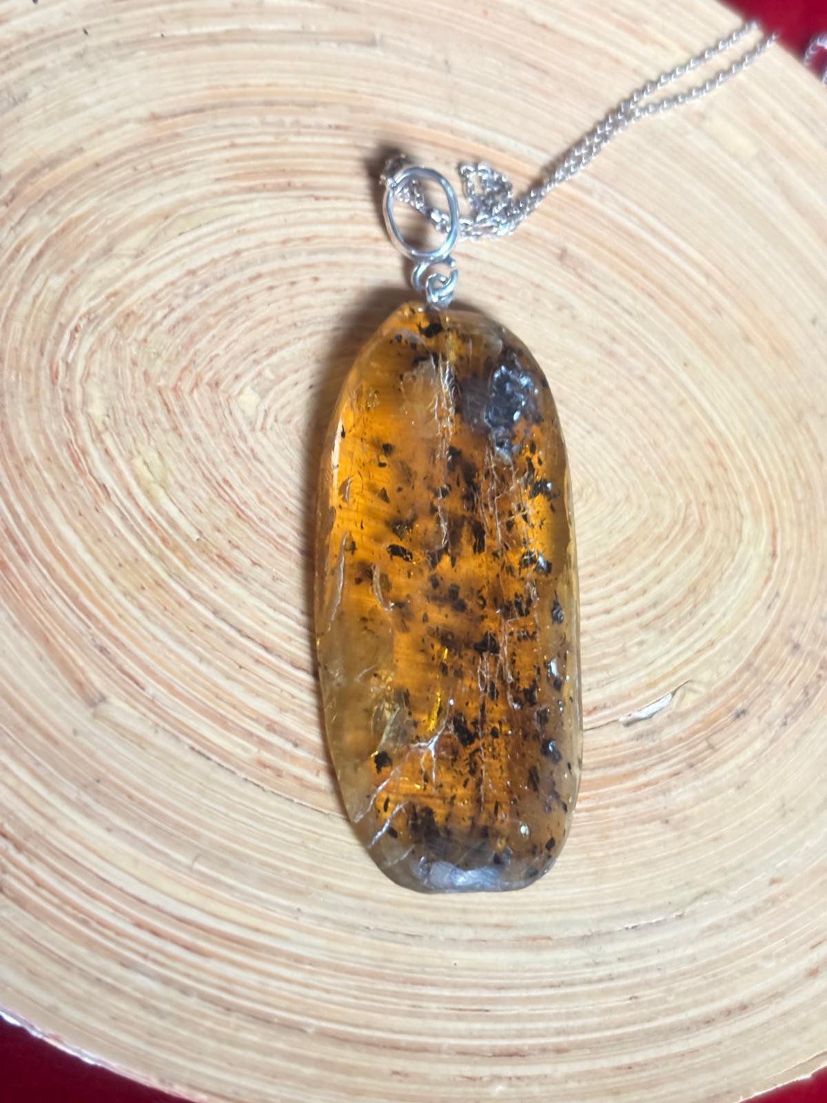 Schöner großer transparente Bernstein Anhänger