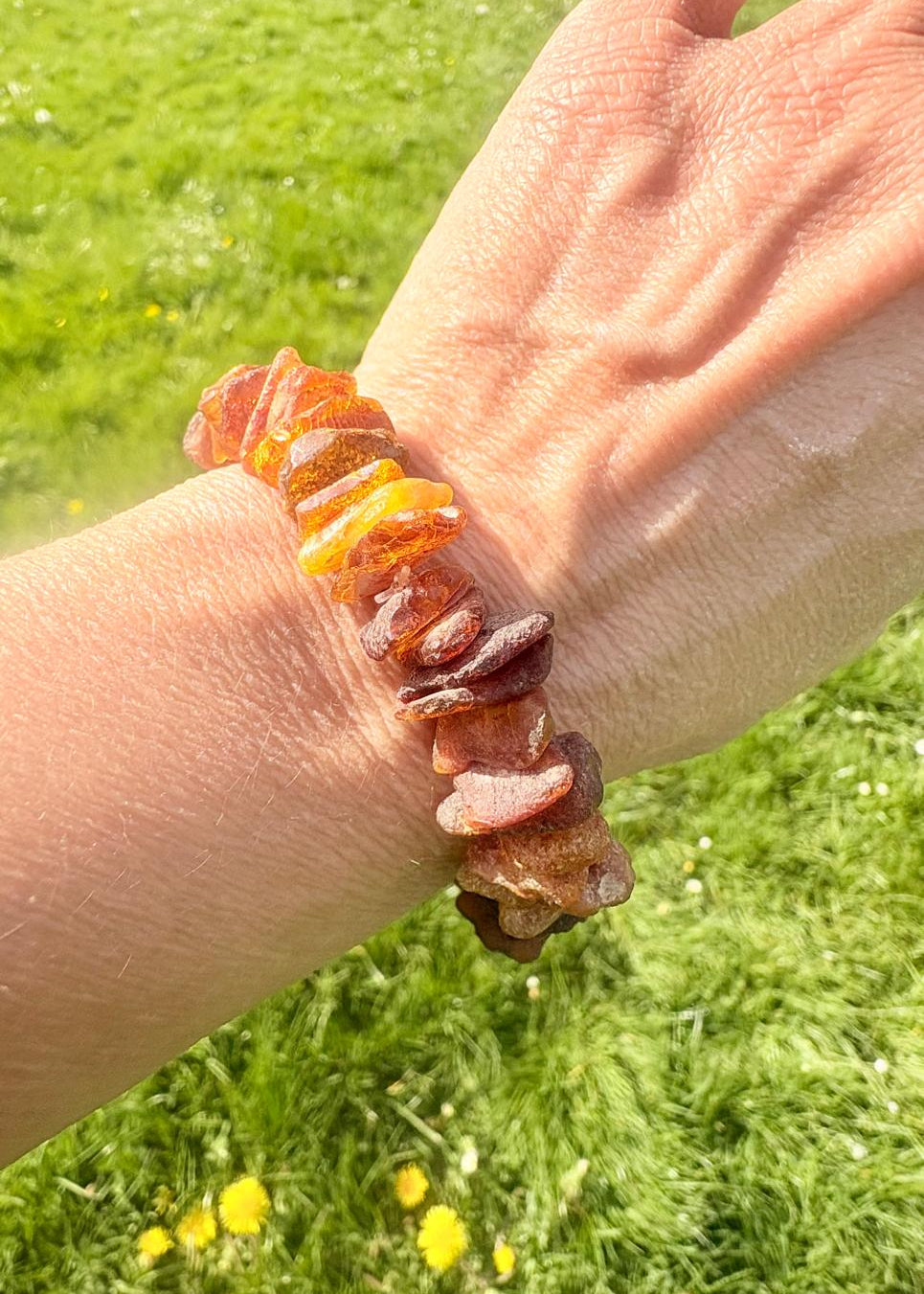 Bernstein-Armband in unpolierten Cognac Farbe