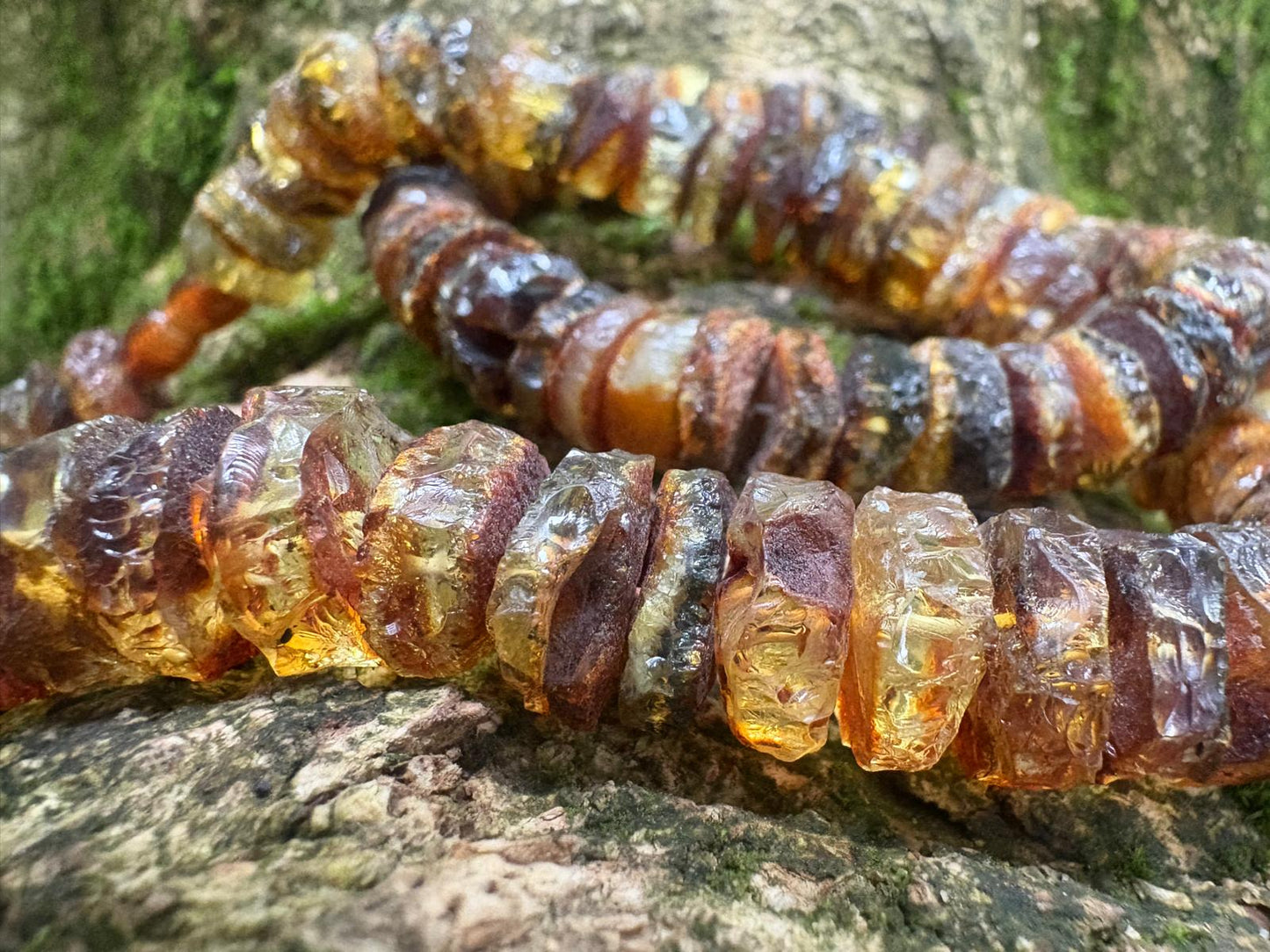 Schöne Handgearbeitete Naturbernsteinkette mit passendem Armband