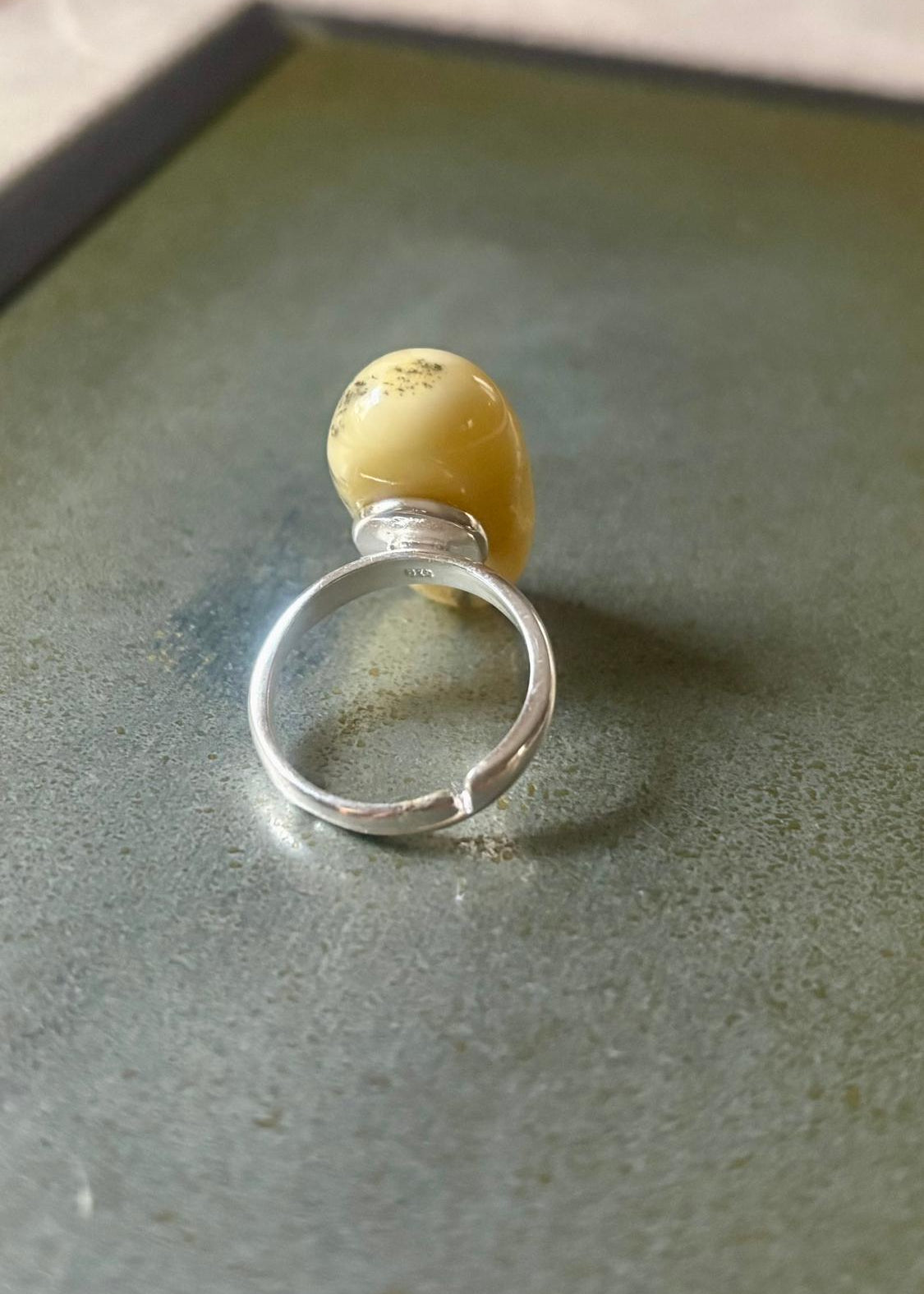 Damenring Weiss-Schwarz