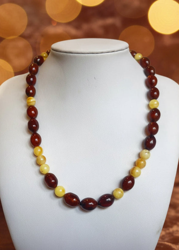 Schöne Halskette in Cognac-Antik und Butterscotch-Gelb