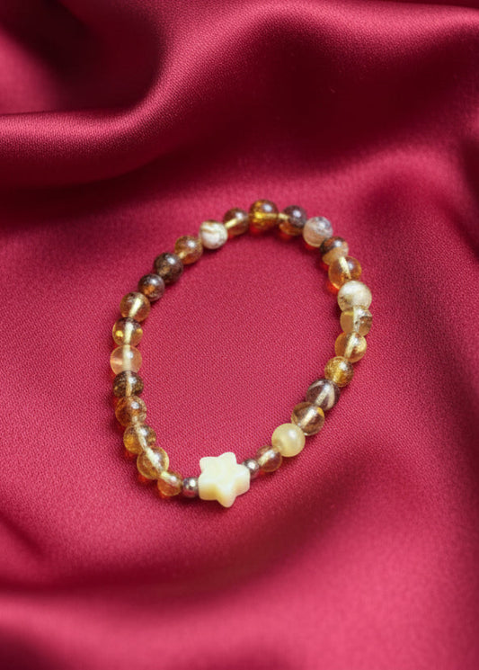 Schönes Armband aus natürlichen Bernstein