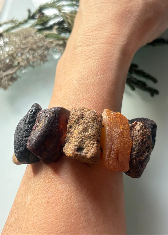 Sehr massives Armband aus Rohbernsteine