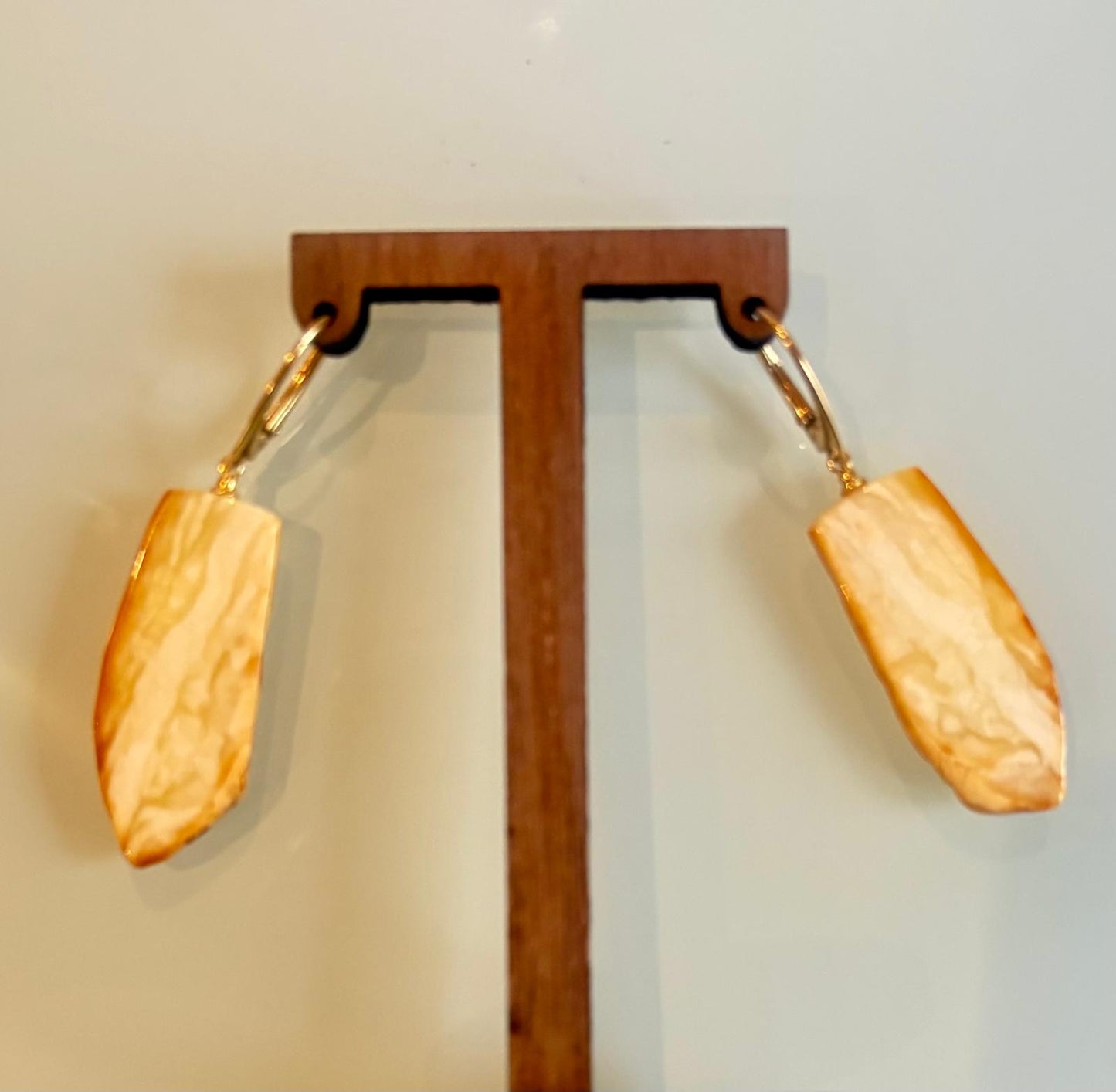 Bernstein-Ohrringen mit englischem Verschluss vergoldet