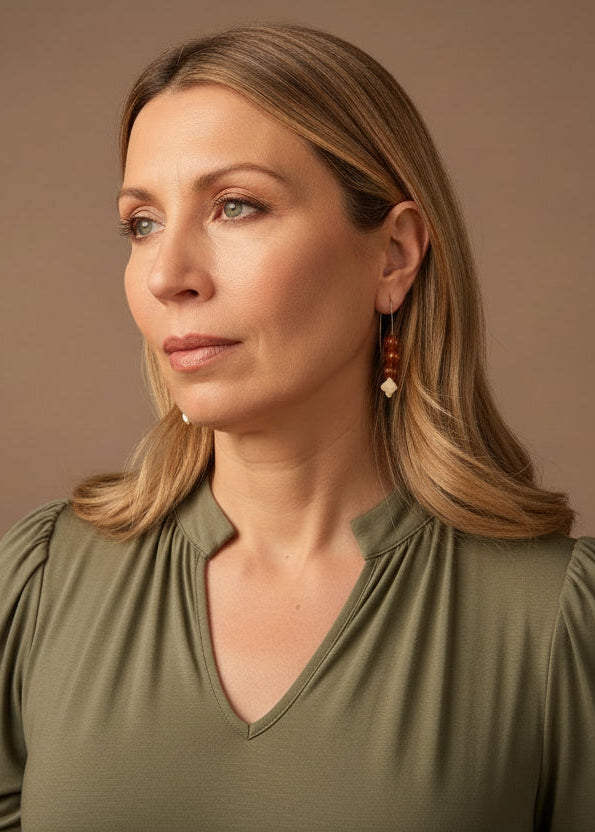 Moderne Ohrhänger aus natürlichem Bernstein