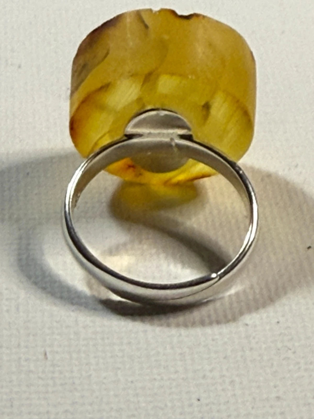 Wunderschöner Ring aus gelbem Naturbernstein und 925 Sterlingsilber