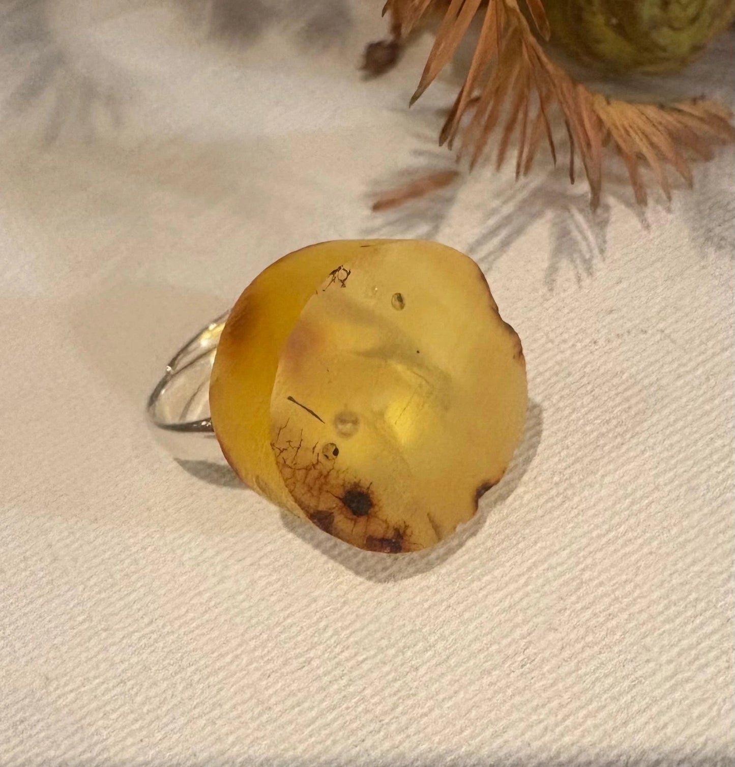 Wunderschöner Ring aus gelbem Naturbernstein und 925 Sterlingsilber